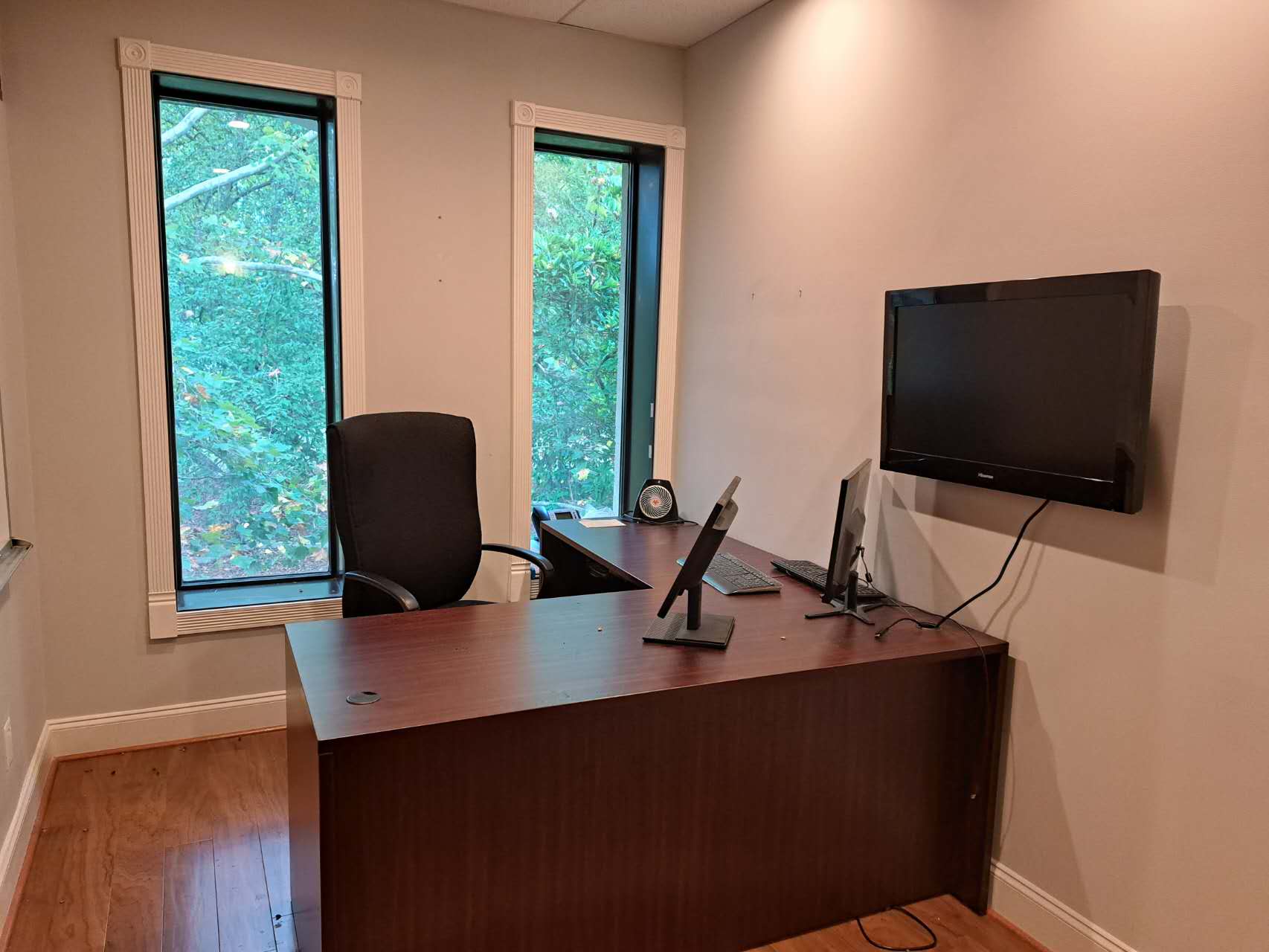 Office Rend Office for Rent - AceBizDev.com